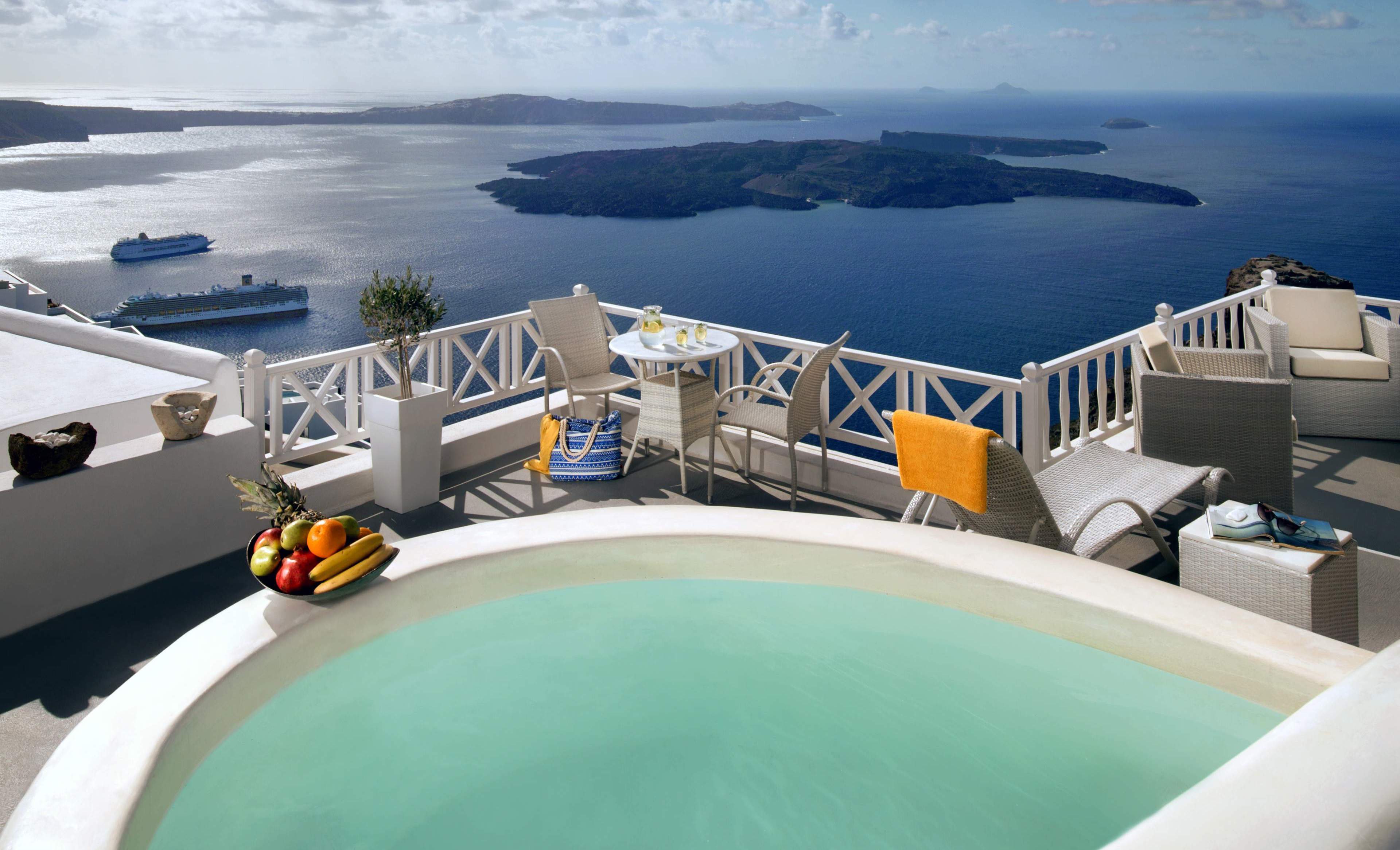 Thea Apartments in Imerovigli Santorini Greece